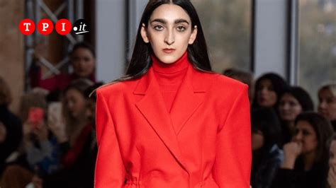 nuova modella gucci brutta|Armine Harutyunyan, la modella Gucci che sta rivoluzionando .